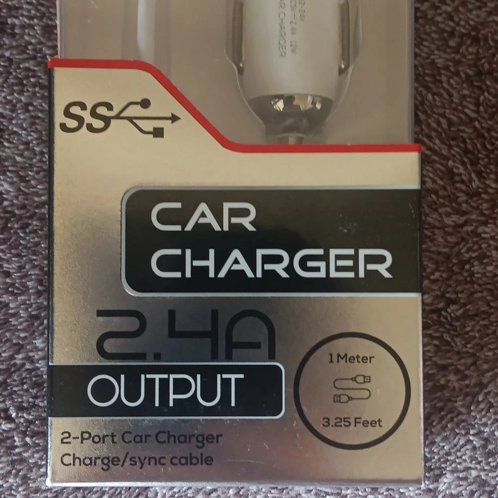 White & Gold 2.4A Car Charger with Lightning Cable New